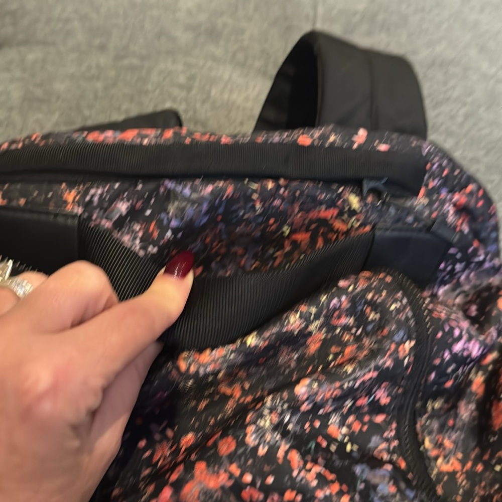 Lululemon backpack - Picture 8 of 8